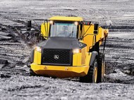 Сочлененный самосвал John Deere 370E